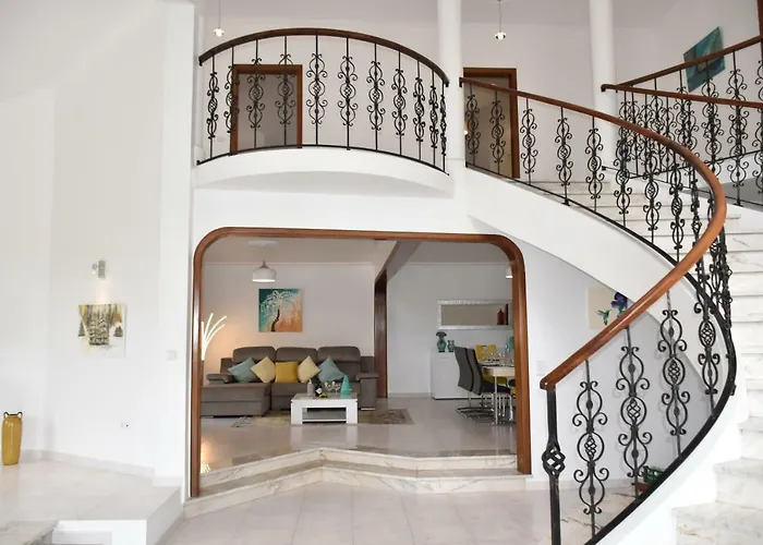 Mansion Almond - Sea, Sun And A Charming Refuge!